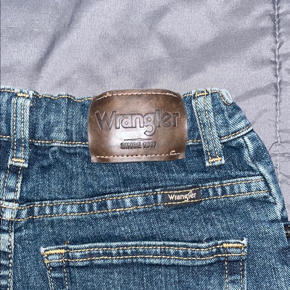 Boys 16 regular Wrangler Indigo Denim. Adjustable waist